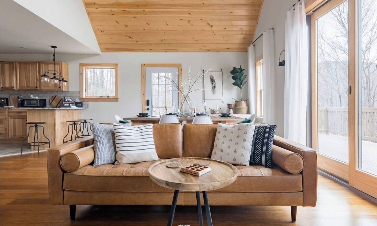 Hobart House | Escape to romantic cabin in the Catskills with breathtaking views.