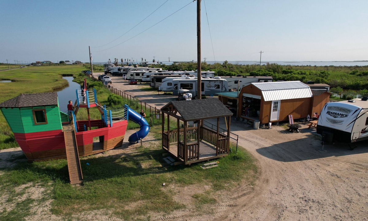 Beach Camper Gilchrist | Port Bolivar