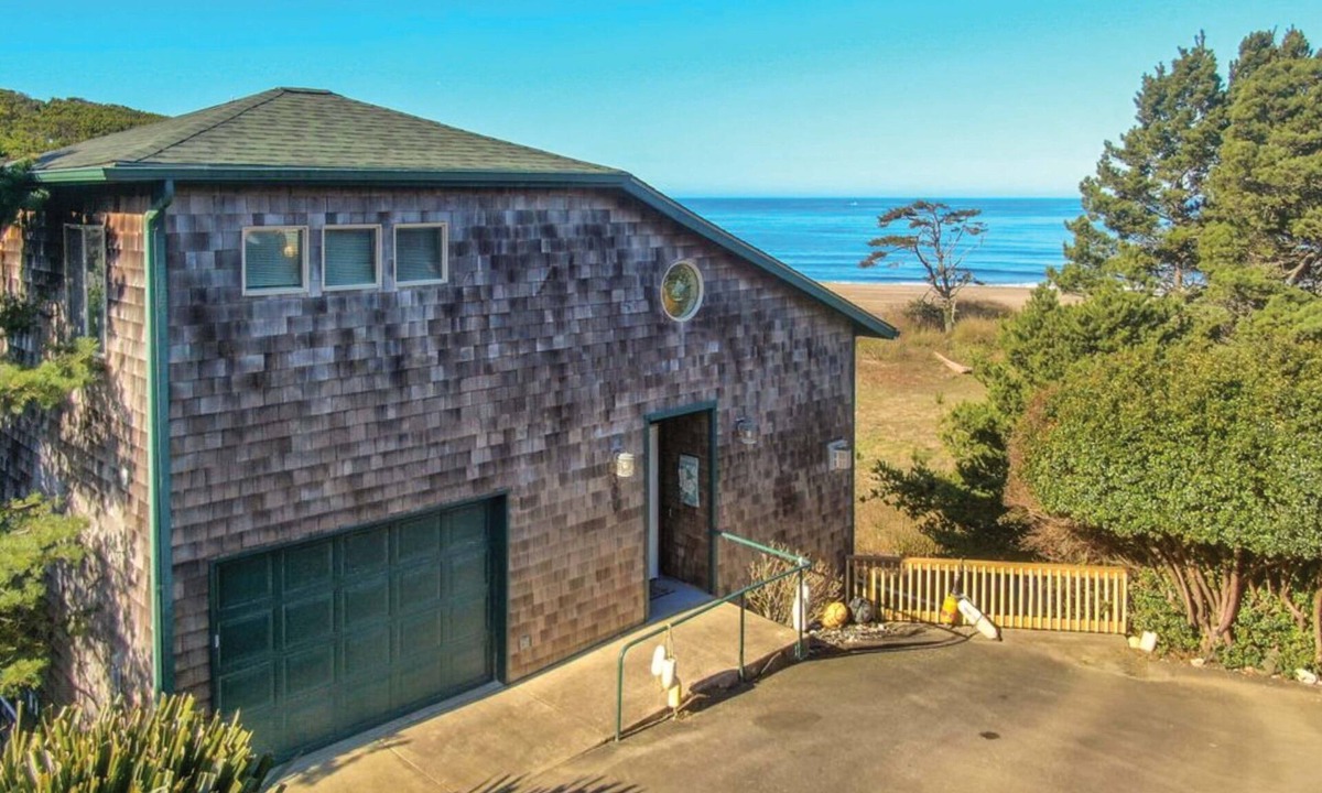Gleneden Beach House | Expansive Ocean Views, Easy Beach Access, Privacy, Hot Tub, Oceanfront!