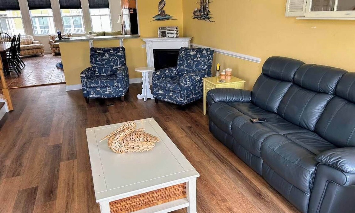 Sunset Island House | Fabulous Luxury 5 Bedroom townhouse With WiFi In Gated Community On Bayside With Indoor/Outdoor Pools, Private Beaches, Restaurant, And More Just Ten Minutes From Beach!