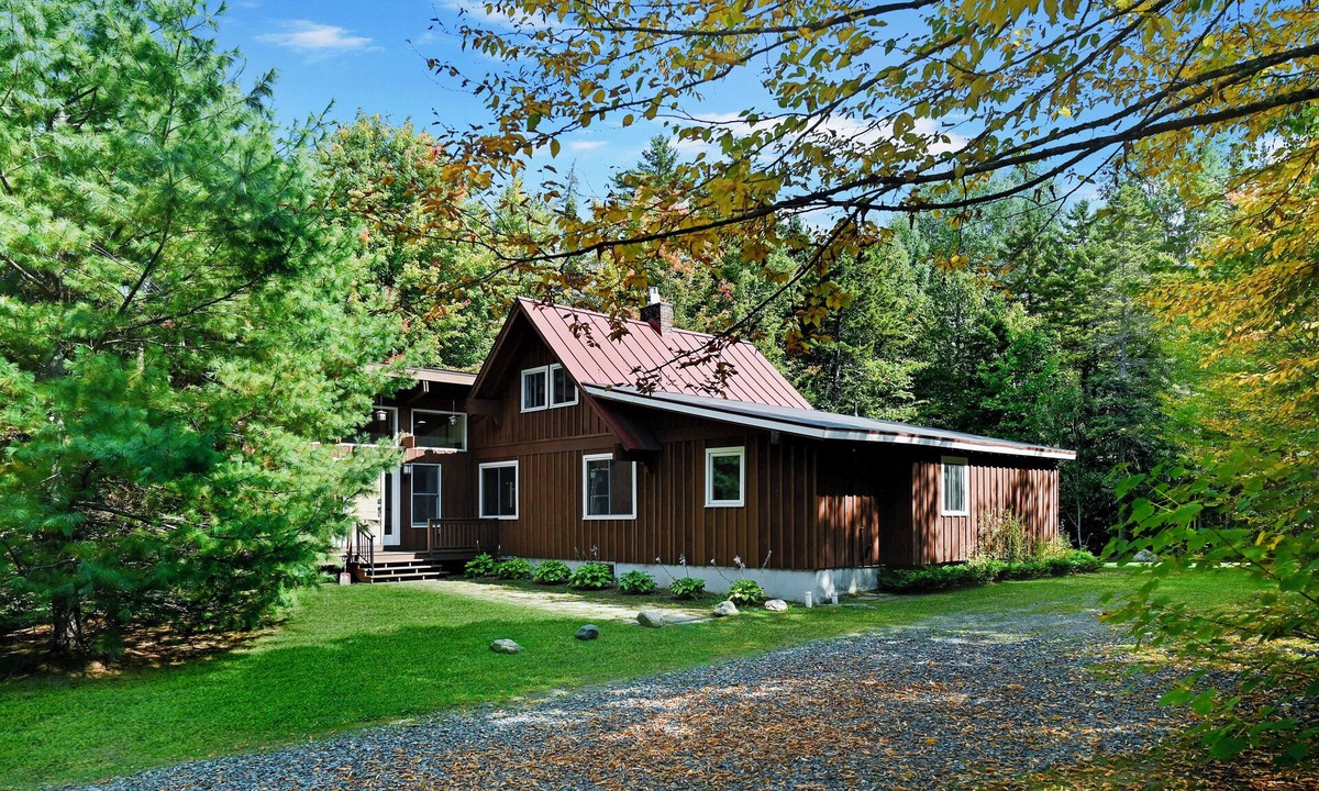 Wilmington House | Fall SoVT Retreat - Salt HotTub, FirePit, Pets, MTN Biking,Hiking MTSnow !