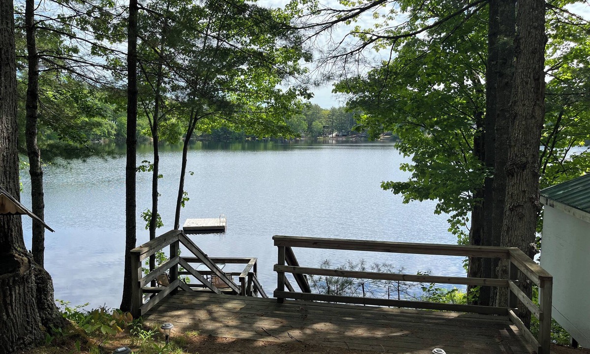 Hollis Center Cottage | Family cottage on Deer Pond within 30 min to Southern ME beaches and activities!