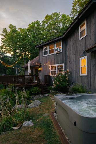 East Haven  Rutland County House | Forest Mountain Escape- Beautiful Mountaintop Escape in Mendon, VT, 20 min to Killington 14 to Pico, home