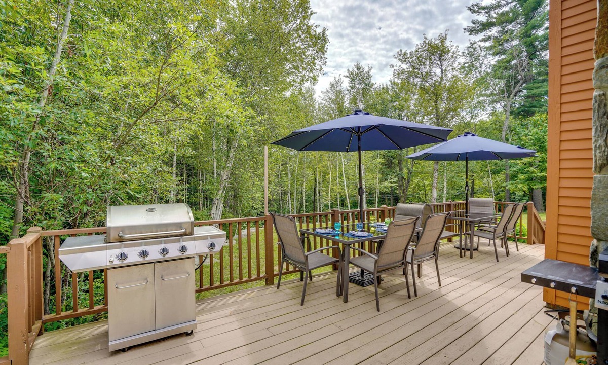 West Dover House | Game Room, Hot Tub! Year-Round Dover Retreat