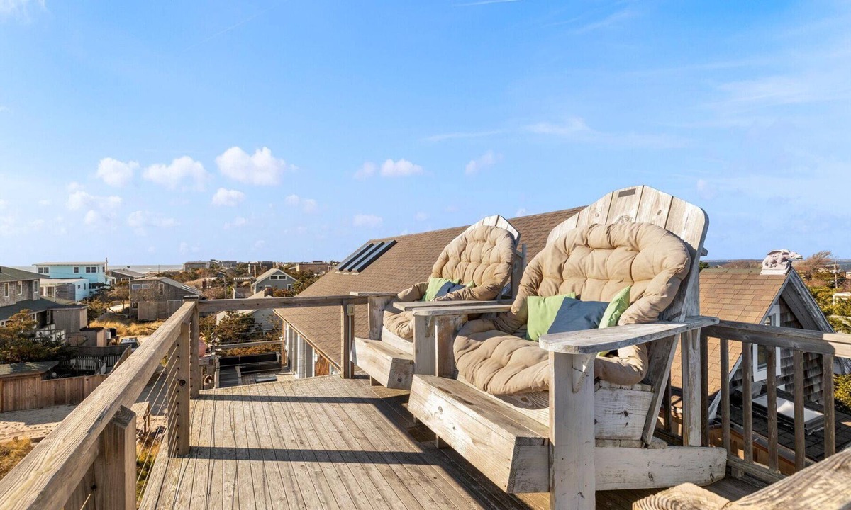 Ocean Bay Park House | Gatsby's - Upper Level Unit of A Dual Unit Home