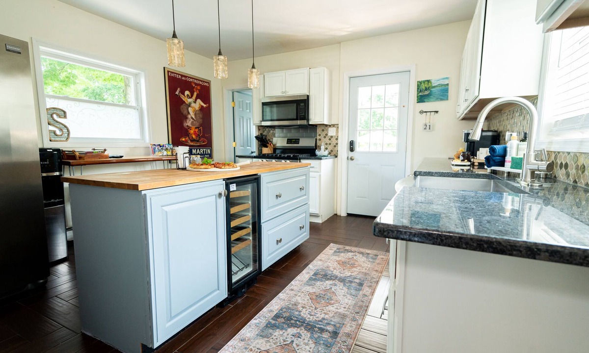 South Glens Falls House | Glens Falls walk to Downtown, nearby Saratoga & Lake George