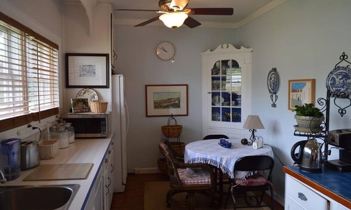 Mount Airy House | Golf course vews, pond and a relaxing yard for your family