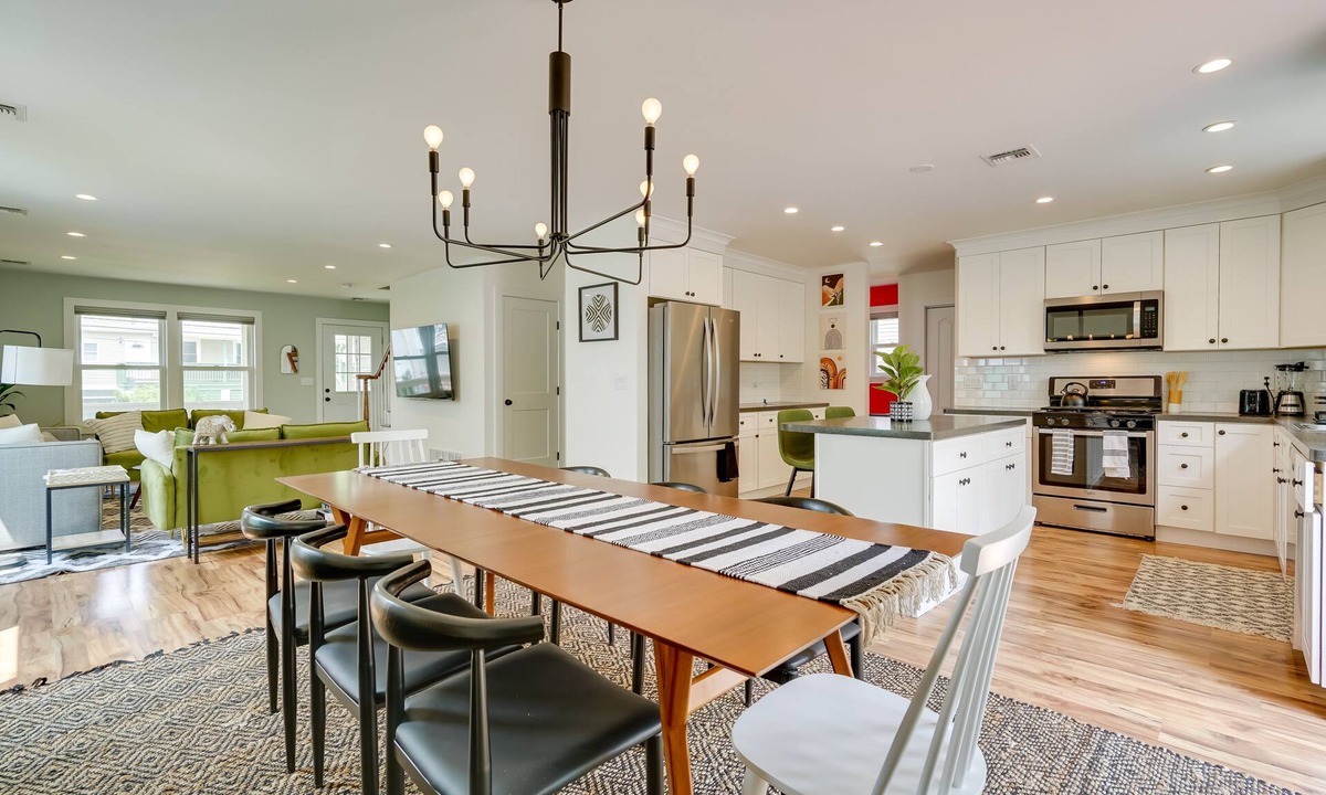 Keansburg House | Gorgeous Keansburg Home w/Pool: Walk to Beach!