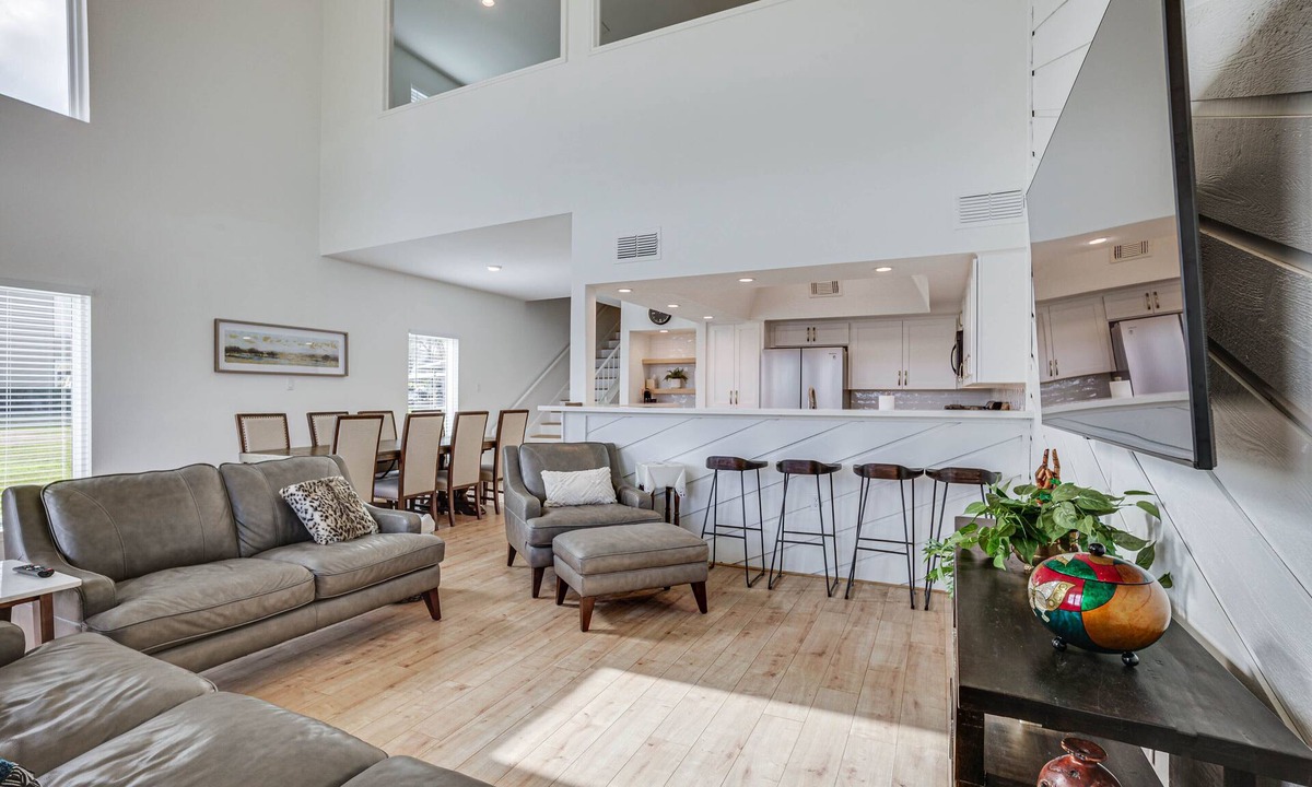 April Sound House | Gorgeous Lakefront Townhome w/Pool Access & Views