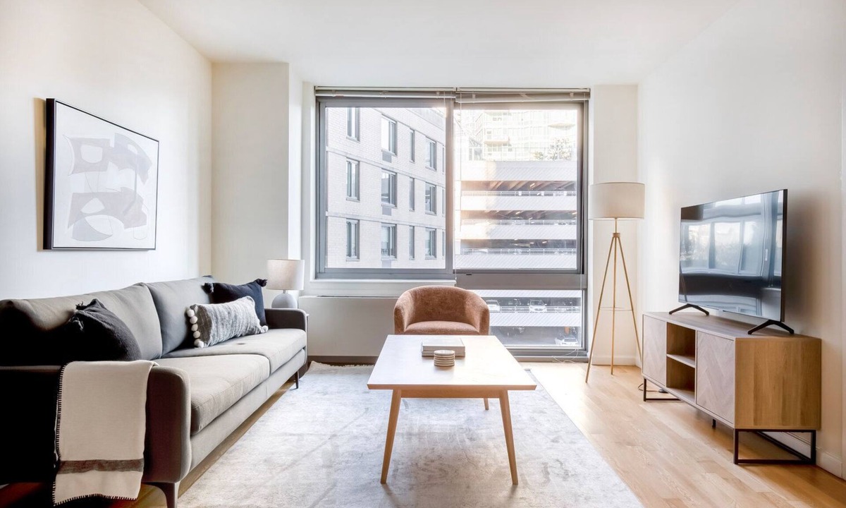 Hunters Point Apartment | Gorgeous LIC 1BR w/Doorman, Gym Pool & W/D, nr East River, by Blueground