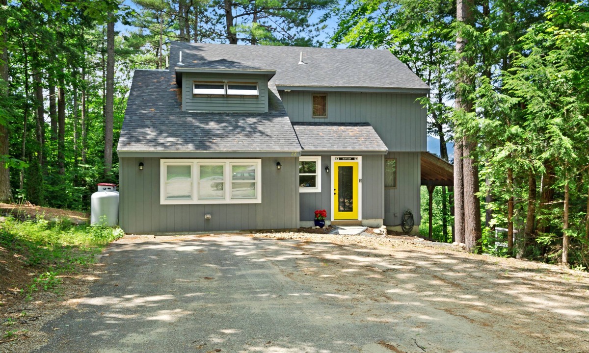 North Conway House | Gorgeous Mountain Retreat w/Private Hot Tub & Mountain Views - Near Attractions