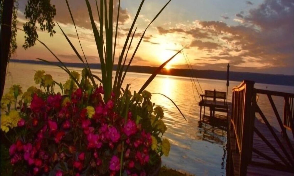 Himrod House | GORGEOUS Waterfront Home w/Huge Flat Yard, AMAZING VIEWS, Wine Trail