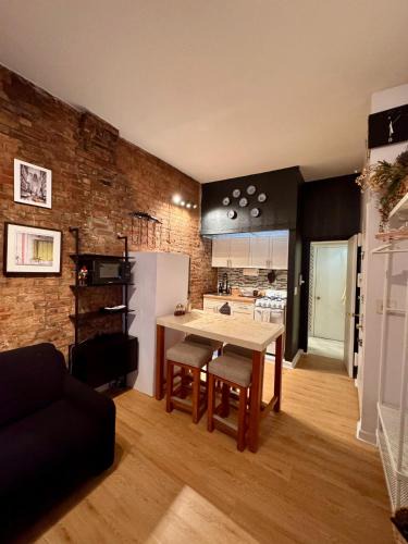 Midtown West Apartment | Gotham House