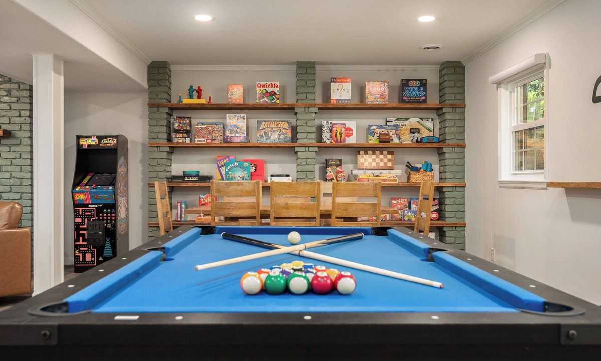 Northwest Raleigh House | Group & Family-Friendly | Game Room | Sleeps 14