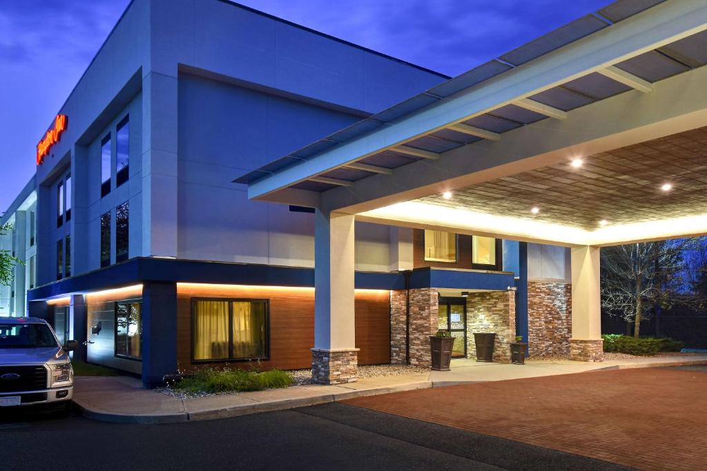 White River Junction Hotel | Hampton Inn White River Junction