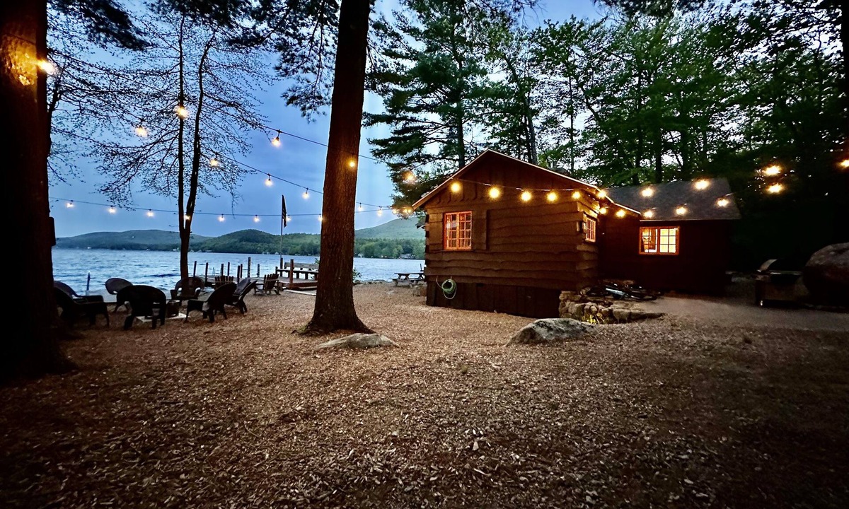Alton Bay Cottage | Harold's Camp: The cutest waterfront right on Lake Winnipesaukee ⚓️