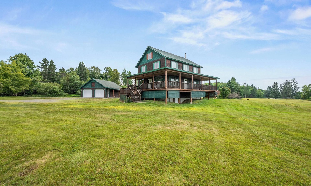 Rangeley House | Hart | Beautiful family getaway located just three miles from downtown Rangeley
