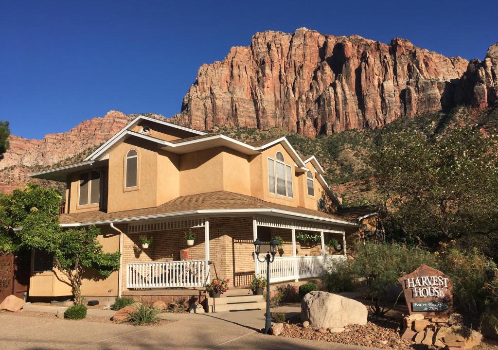 Zion National Park South Entrance Bed & Breakfast | Harvest House Bed and Breakfast
