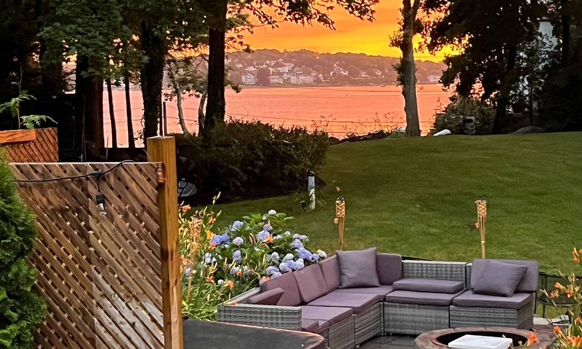 Hingham House | Hingham Harbor Retreat ~ Sunsets ~ Family Gatherings ~ Trails at World’s End
