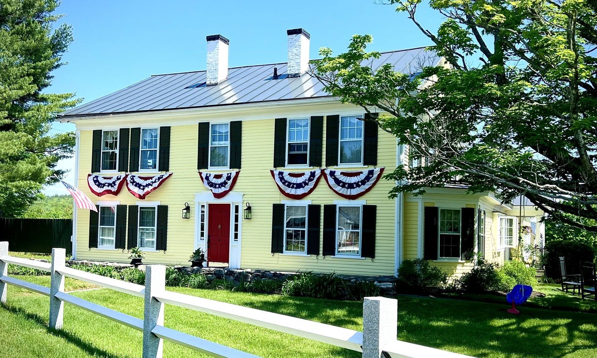 New London House | Historic Home In the Heart of New London