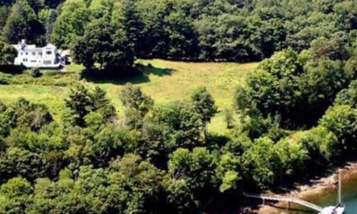 Belfast House | Historic intown waterfront w/PRIVATE dock & pool on 8.5 acres.