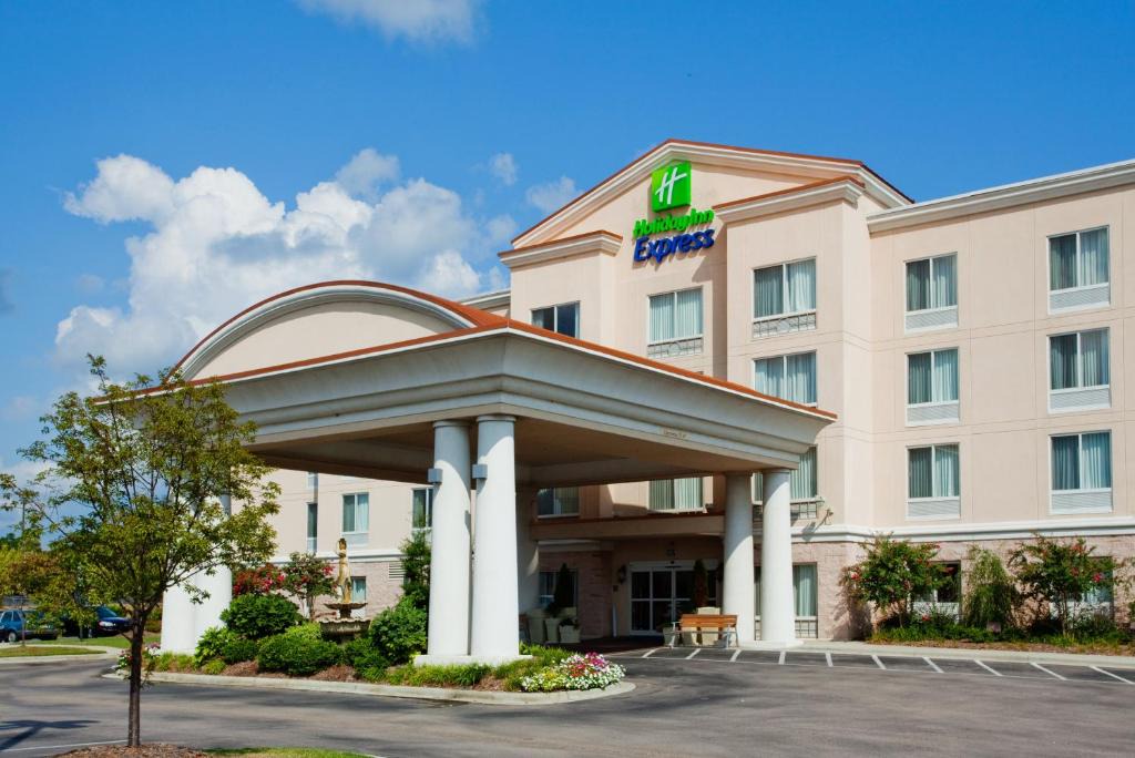 Kannapolis Hotel | Holiday Inn Express Hotel & Suites - Concord by IHG