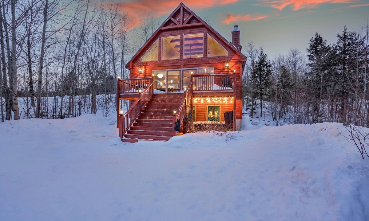 Bethel Ski Chalet | Hottub-Views-Firepit-BBQ-SwingSet-GameRm-Arcade-DogsOK