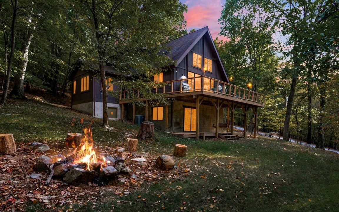 Berkeley Springs House | House ∙ 4 bedrooms ∙ 10 guests