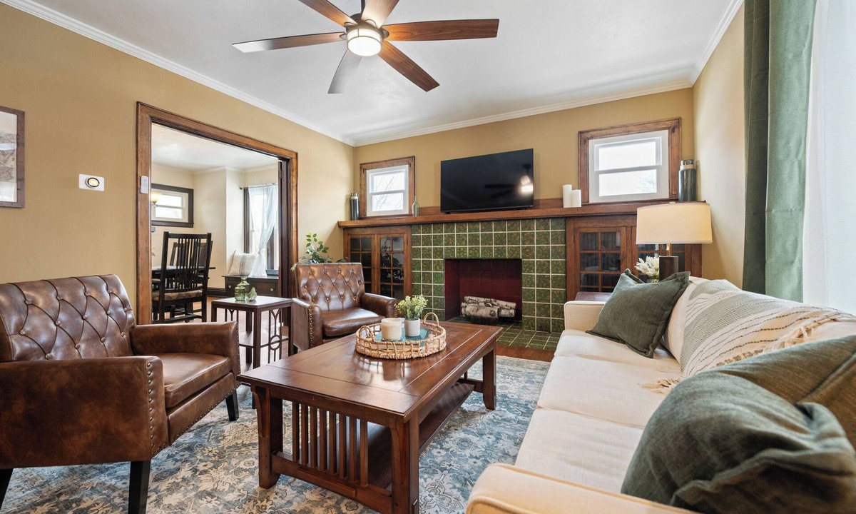 Huntington House | Huntington Modern History - 4BR MU, DT, St Marys