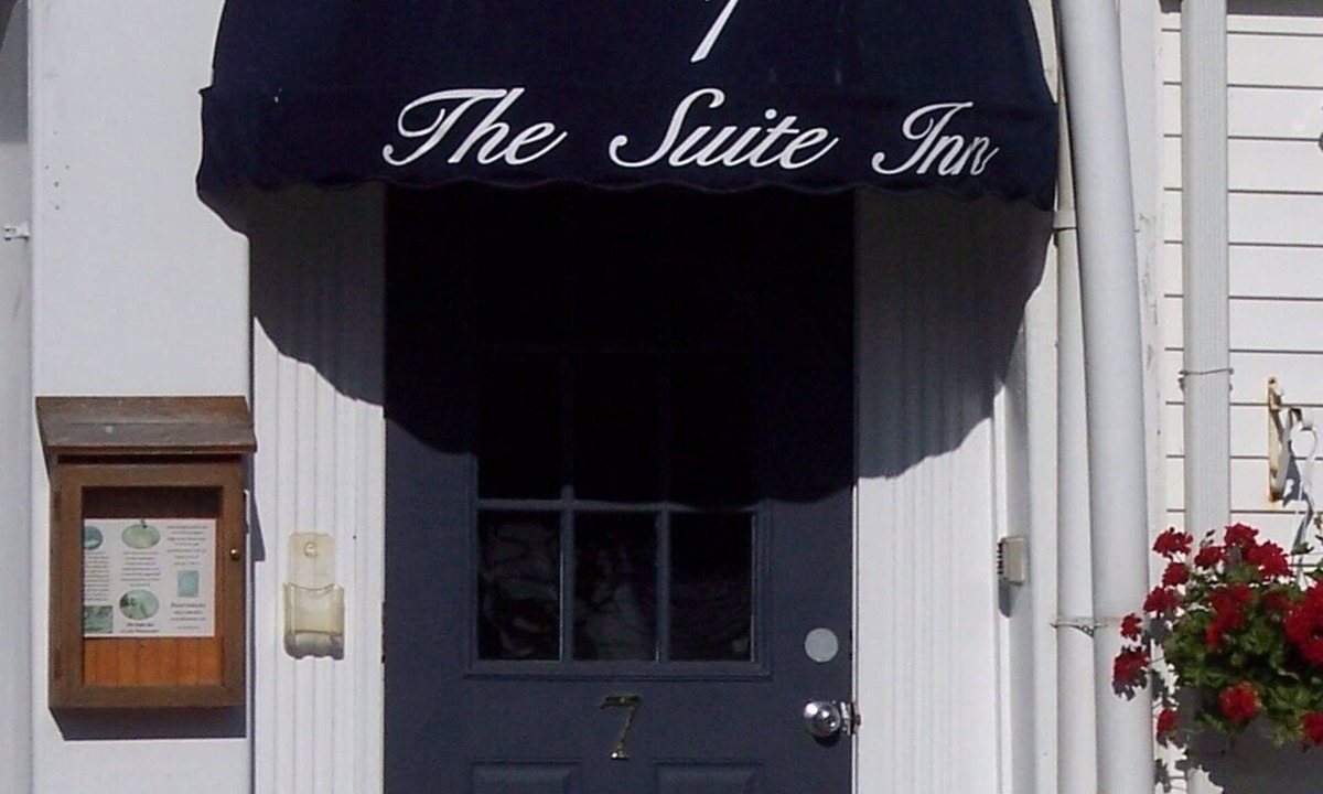 Wolfeboro Hotel | In historic downtown Wolfeboro, 'The Oldest Summer Resort in America'