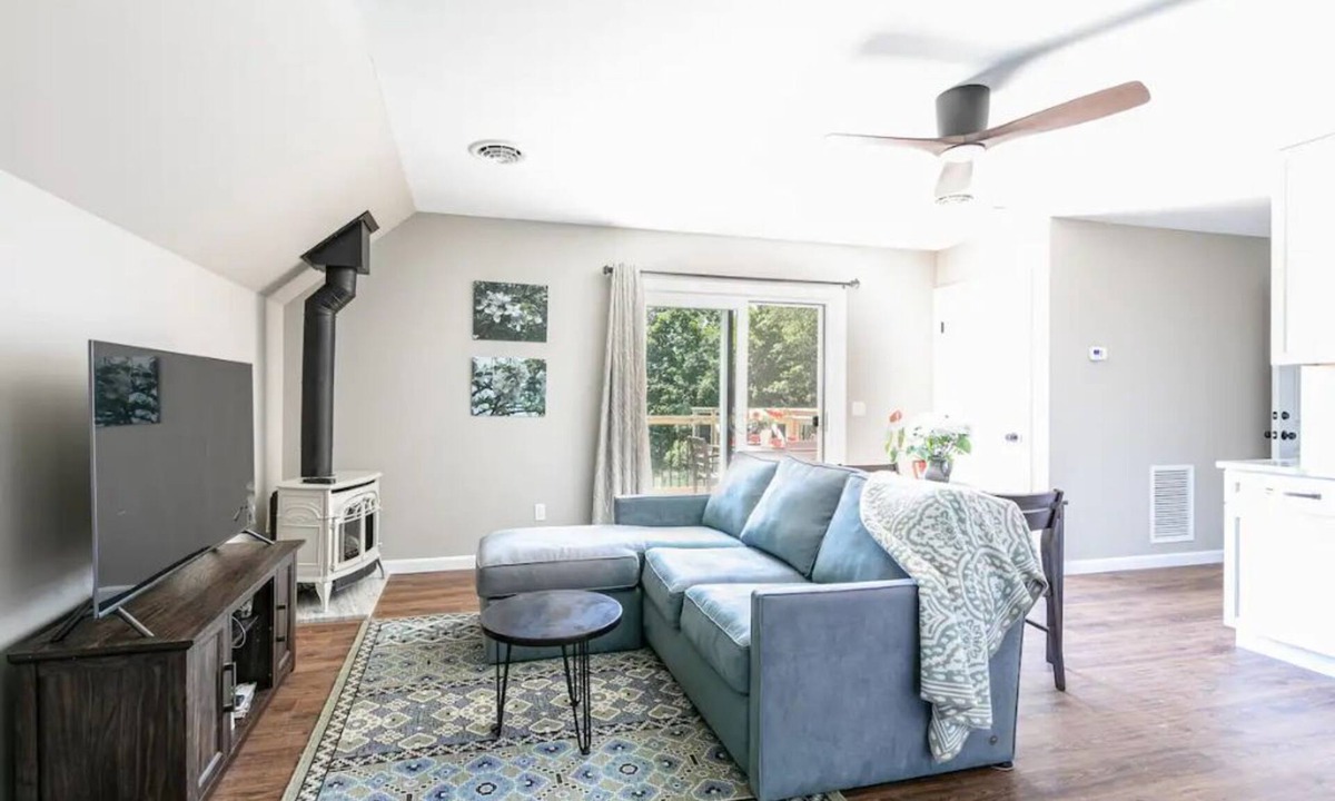 Essex Junction Apartment | Inn at 84 Empire: New fully furnished 1 BR Apt