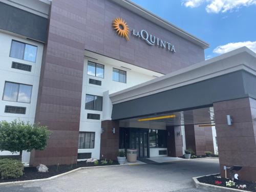 La Quinta Inn | Springdale