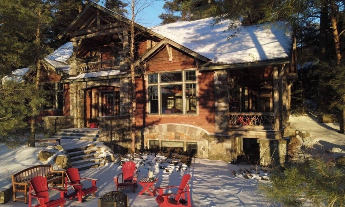 Lake Placid Ski Chalet | Lake View Chalet, enjoy a Luxury Adirondack Retreat with a walk to town location