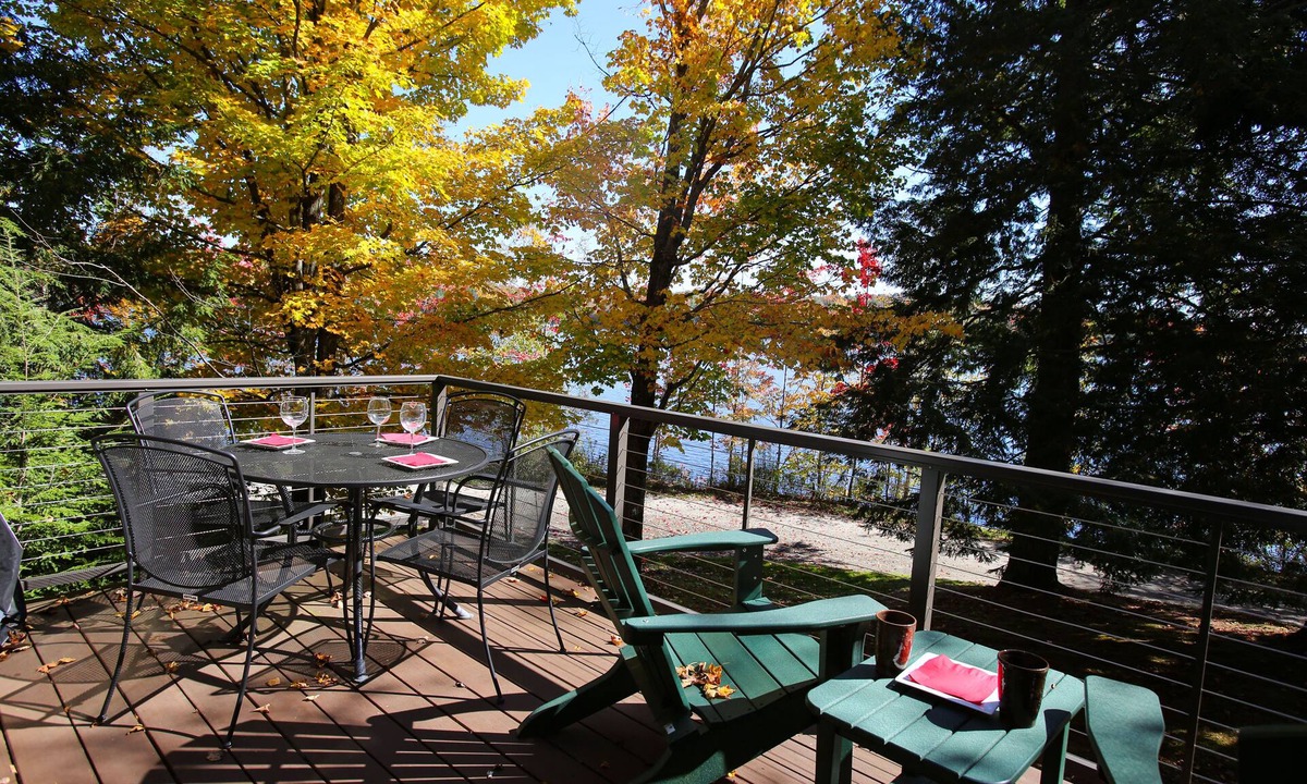 Grantham Condo | Lake Views! Beautifully furnished condo in Eastman NH
