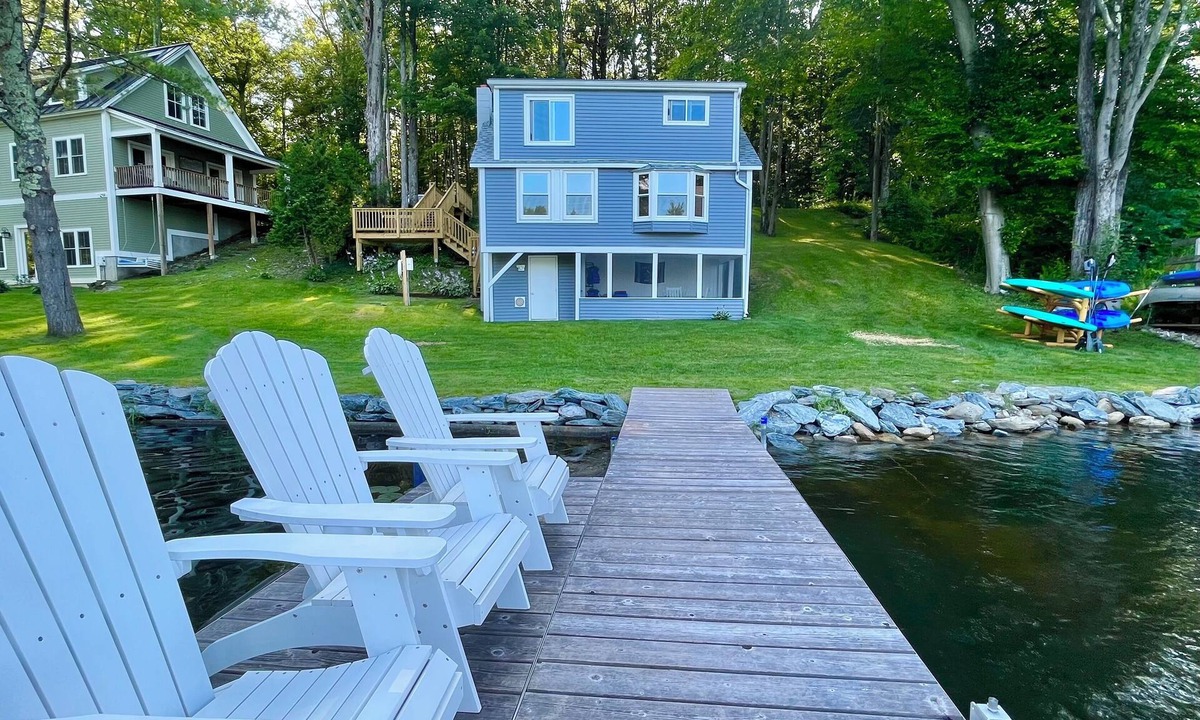 Hinesburg House | Lakefront Home on Lake Iroquois
