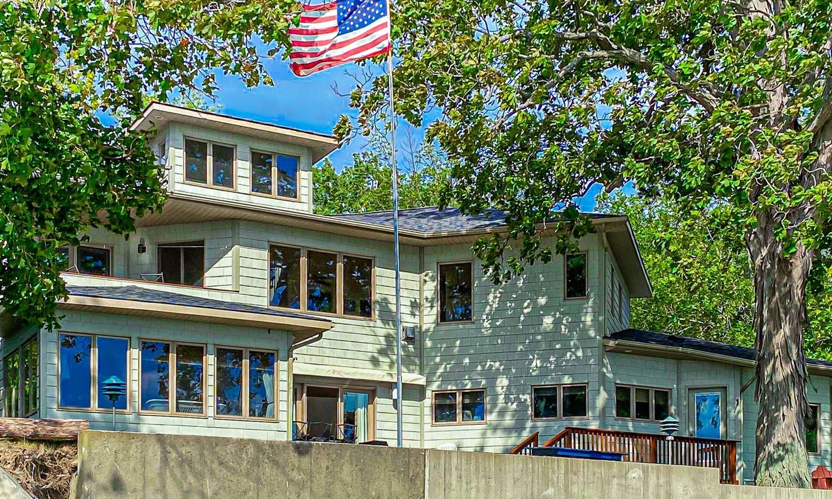 Malletts Bay House | Lakefront home with deck, private beach, firepit, WiFi, & W/D - quiet location