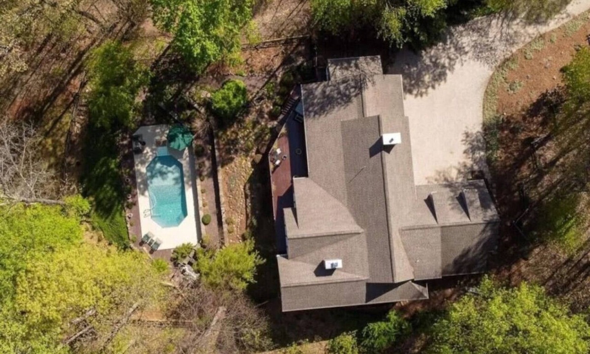 Nellysford House | Lakeside Manor ~ With Private Pool and Hot Tub!