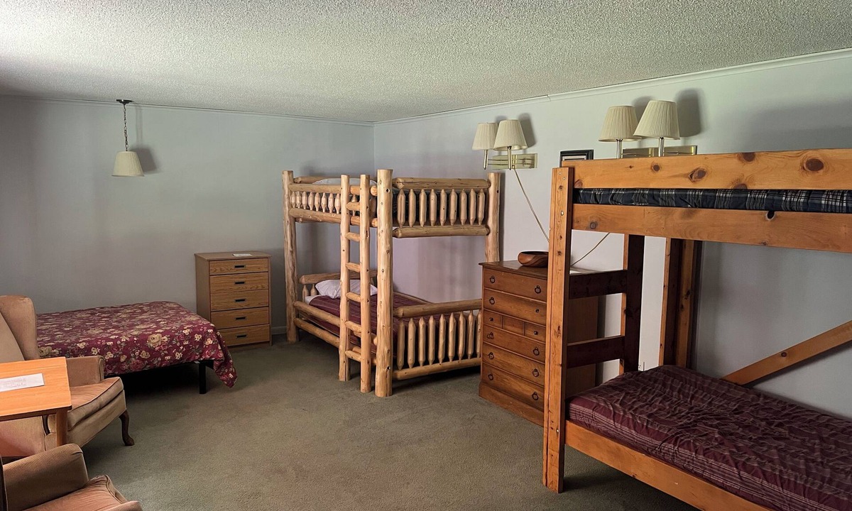 Wilmington Hotel | Ledgerock at Whiteface -Family Bunk Beds Room