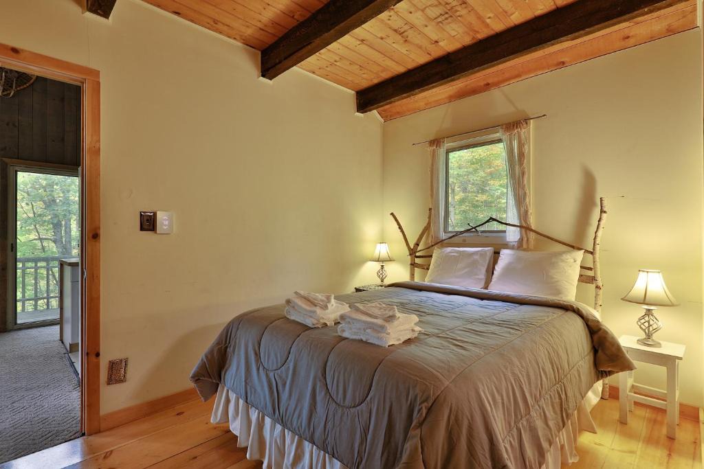 Killington House | Left Duplex Home Directly Across From Pico Mountain, Close to Killington, home