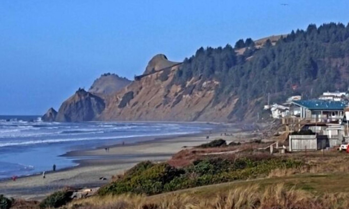 Lincoln City House | Located in the heart of Lincoln City