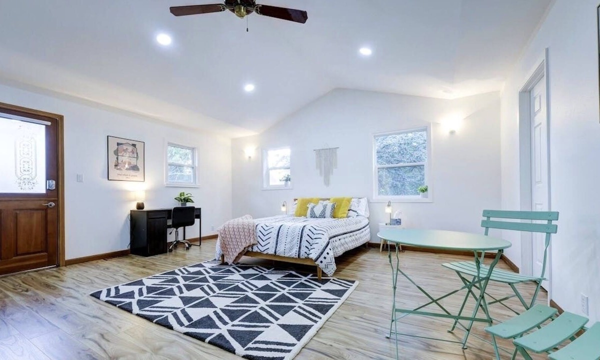North Creek Apartment | Loftium | Hidden Gem In Woodinville with tons of Charm!