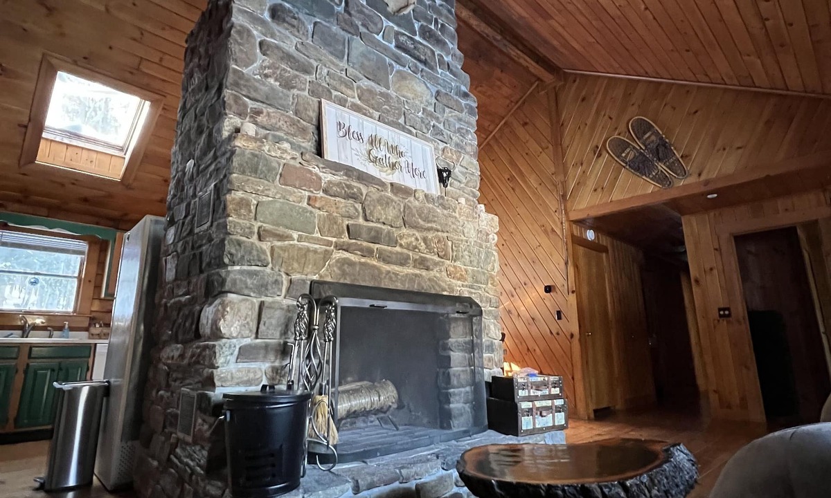 Mount Holly Cabin | Log Cabin Minutes from Jackson Gore and Okemo Mountain!