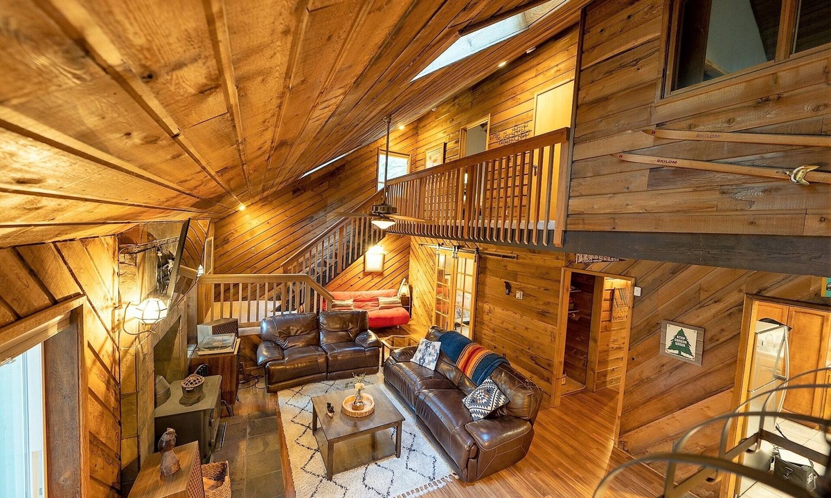 Zigzag Cabin | Lolo lodge-Hot tub, trail to river, fast wifi