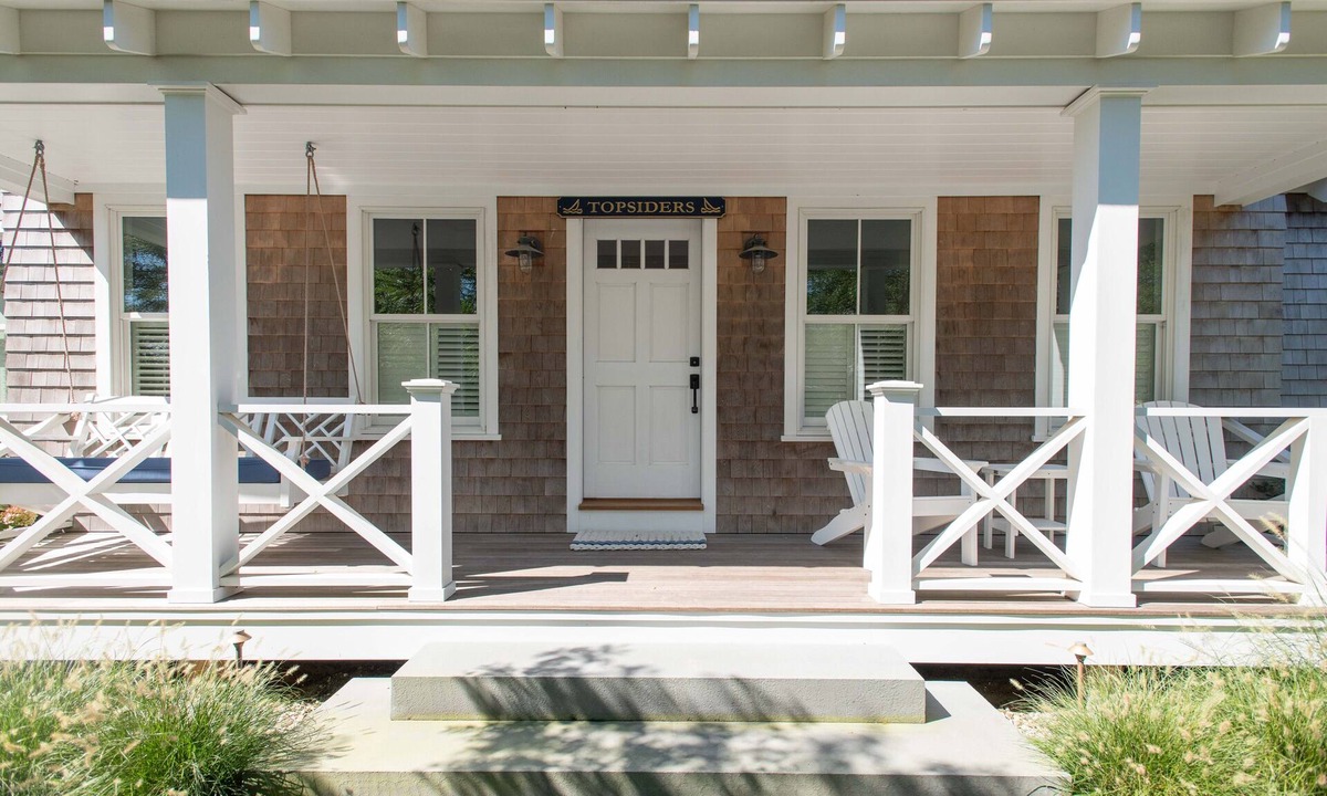 Nantucket Town House | Luxurious Designer Home, Cliff Area, Walk to Town, Pool