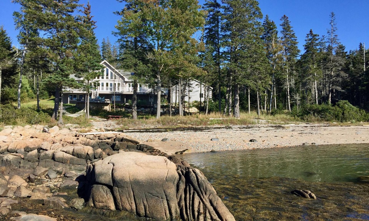 Deer Isle House | LUXURIOUS OCEANFRONT & PRIVATE BEACH