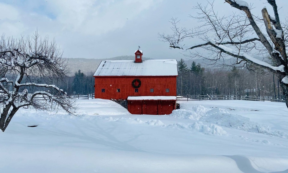 Weston House | Luxury 100 acre 3 building Compound