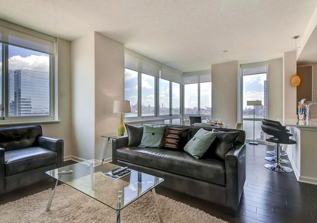 Hudson Exchange Apartment | Luxury 2 Bedroom Apartment with Manhattan Views