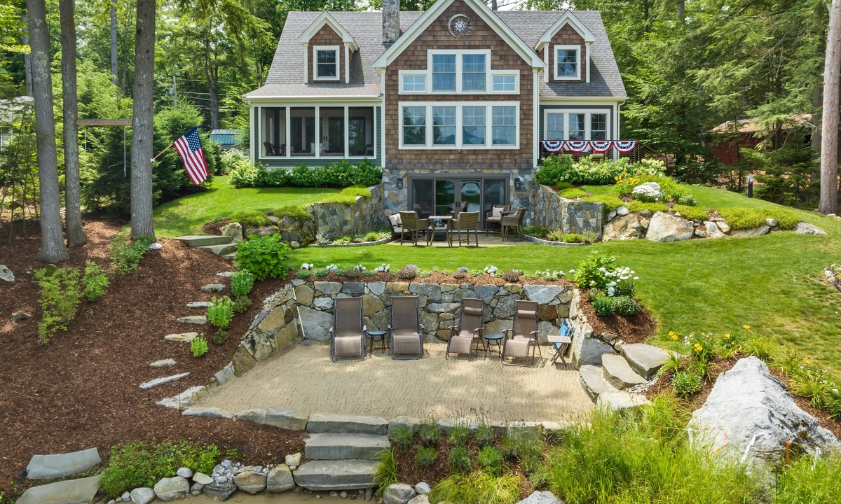 Moultonborough House | Luxury Lake House Overlooking Salmon Meadow Cove