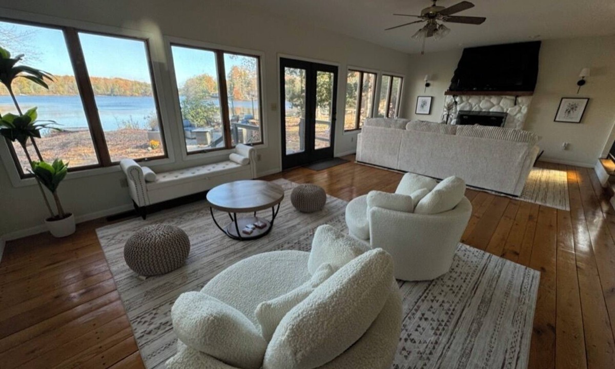 Bridgeton House | Luxury Lake House Getaway in charming Jersey Shore Countryside