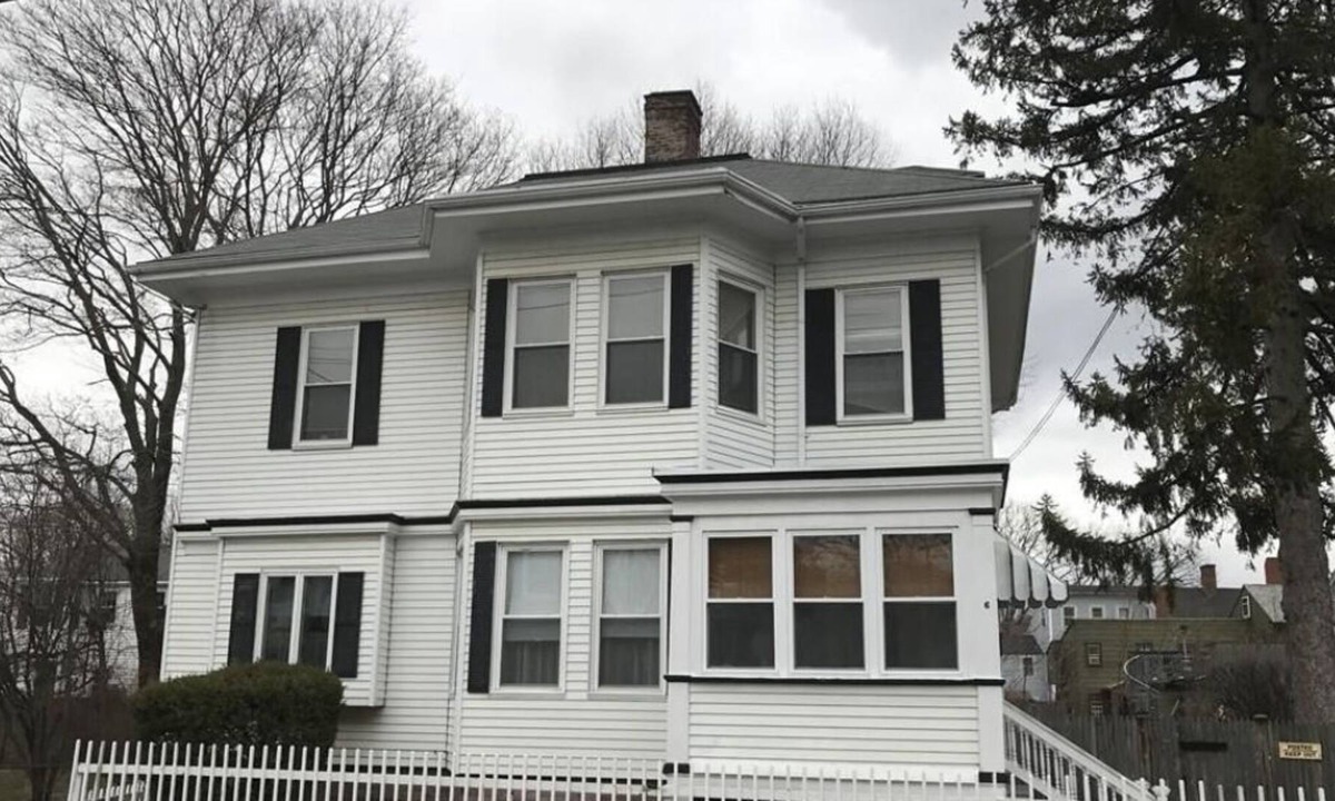 Salem House | Make Every Trip Halloween-thy